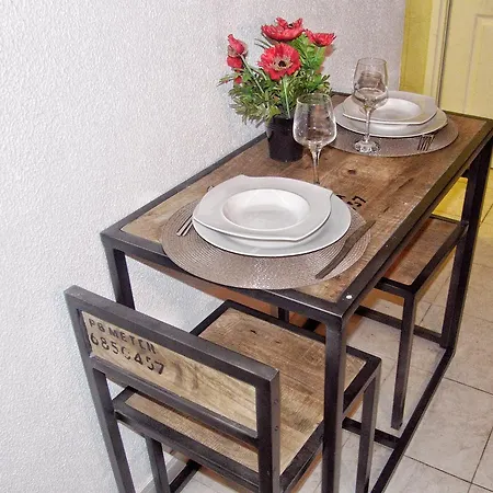 F2 Centre Historique Apartment *